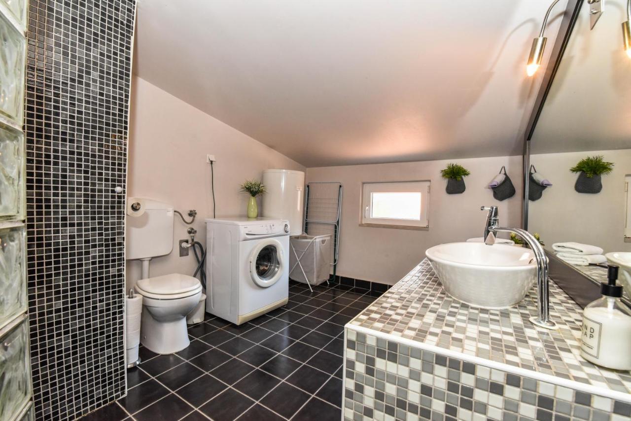 Rory Apartments Zadar Bagian luar foto